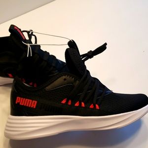 Puma soft foam boys size 3 sneakers.